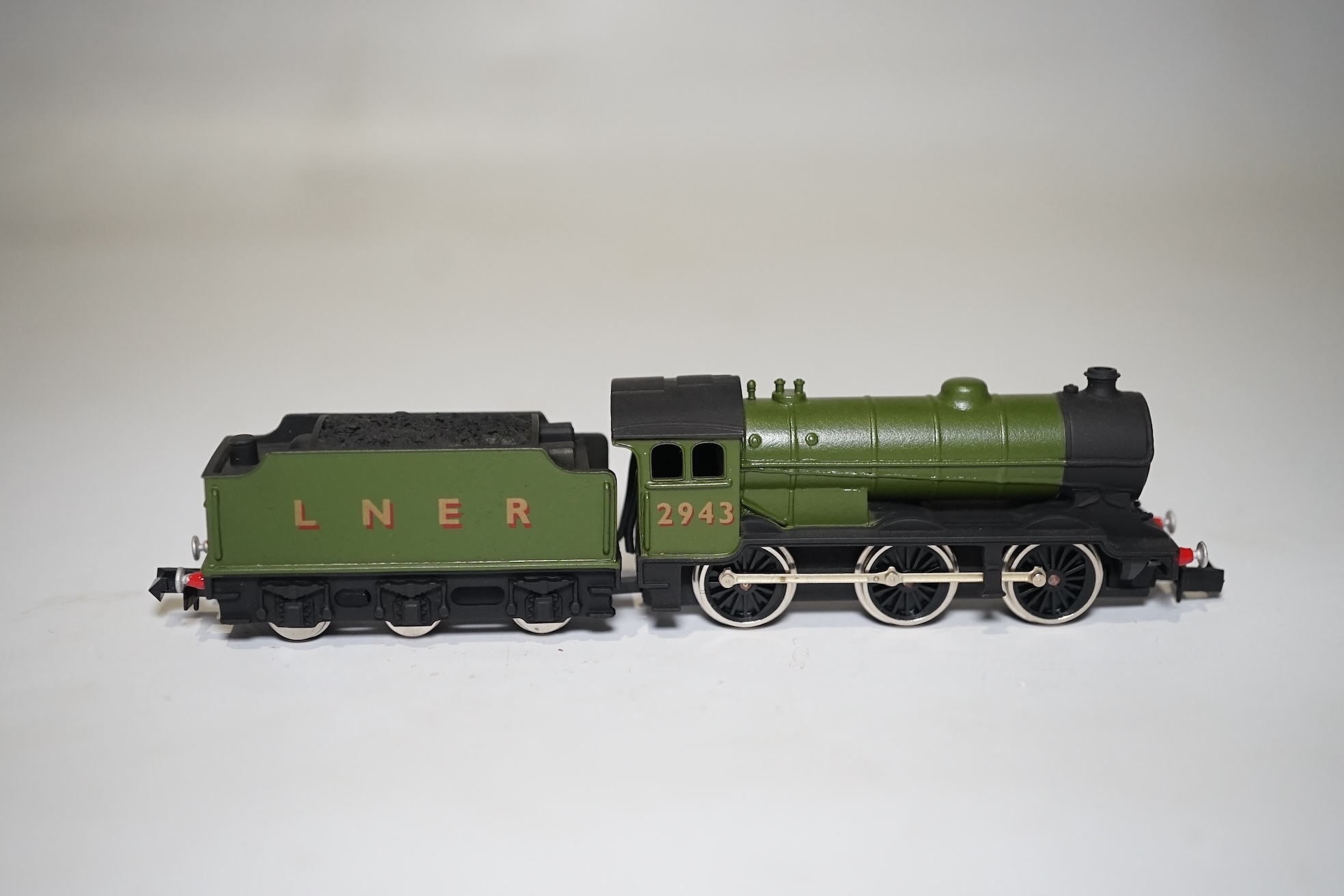 Two boxed Union Mills Models N gauge railway LNER locomotives; a Class B12, 1565, and a Class J39, 2943. Condition - good.